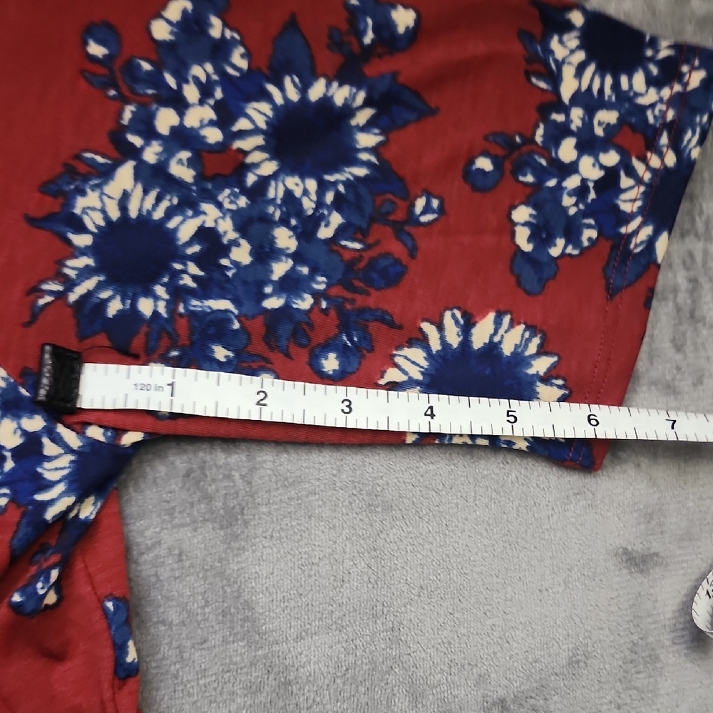 🌟DONATING 4/17🌟 LuLaRoe Red and Blue Floral Mini Dress - Picture 8 of 10